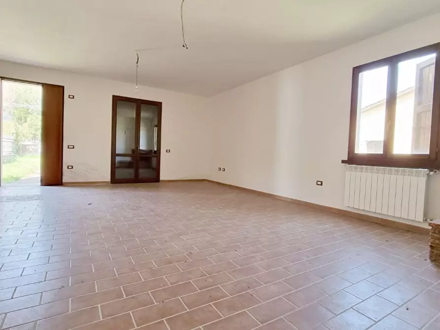 Immagine 2 di Villa in vendita  a Chianni