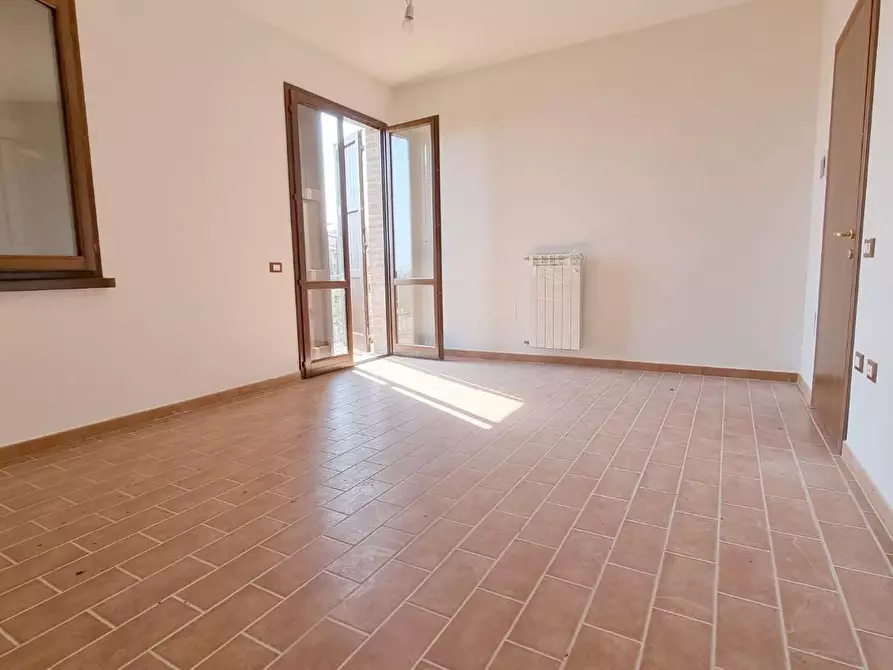 Immagine 11 di Villa in vendita  a Chianni