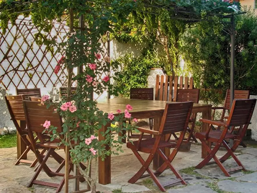 Immagine 18 di Casa bifamiliare in affitto  a Montignoso