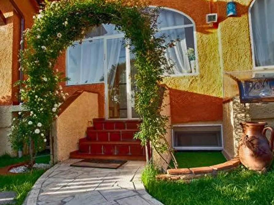 Immagine 14 di Casa bifamiliare in affitto  a Montignoso