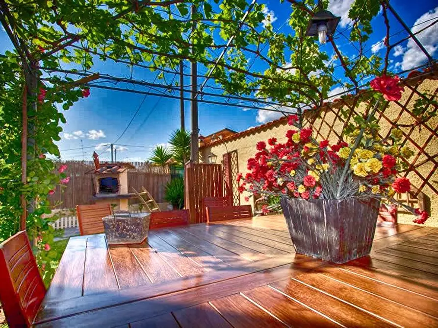 Immagine 21 di Casa bifamiliare in affitto  a Montignoso