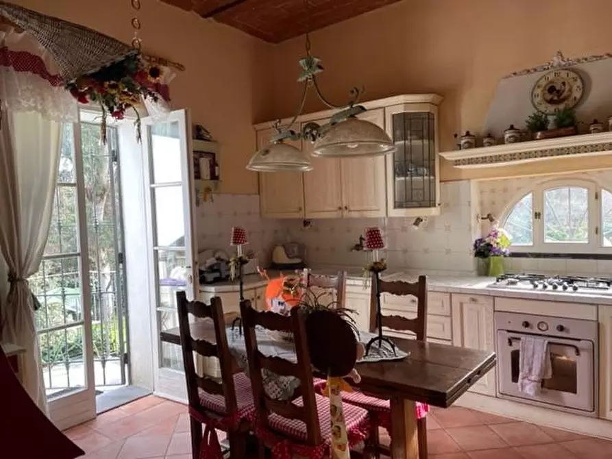 Immagine 23 di Villa in vendita  a Vecchiano