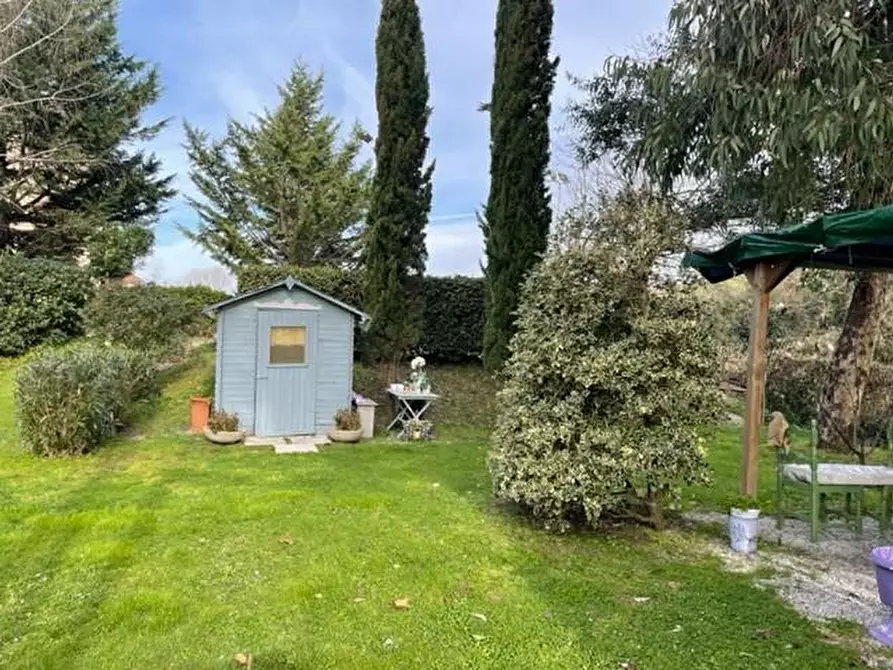 Immagine 39 di Villa in vendita  a Vecchiano