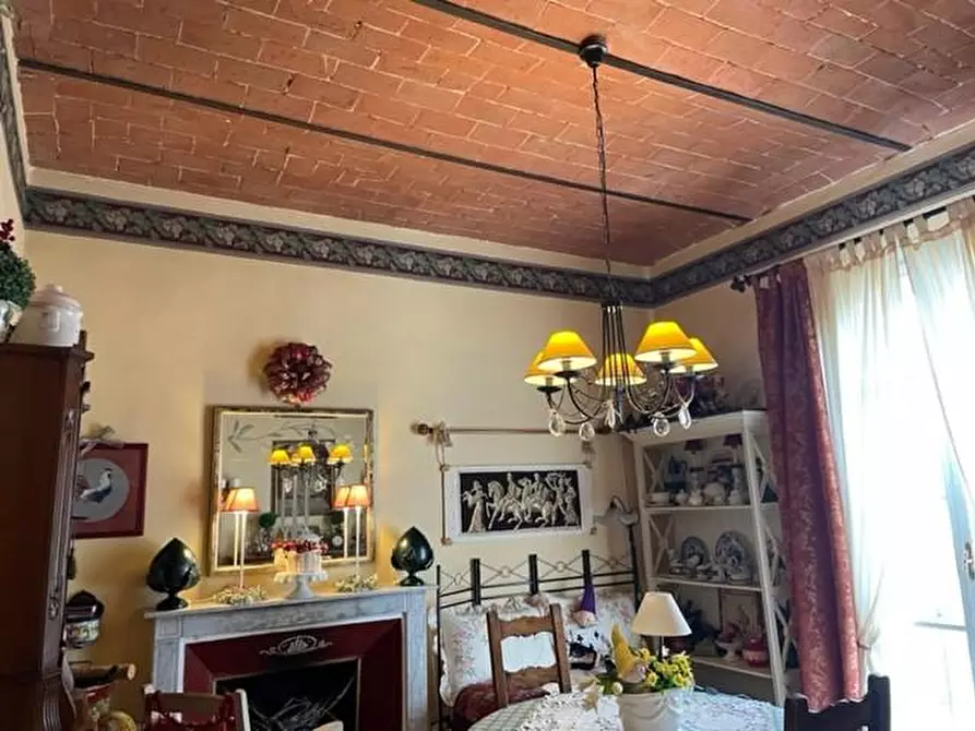 Immagine 5 di Villa in vendita  a Vecchiano