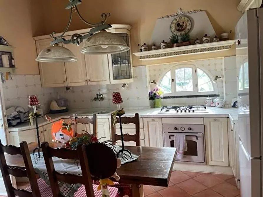 Immagine 42 di Villa in vendita  a Vecchiano