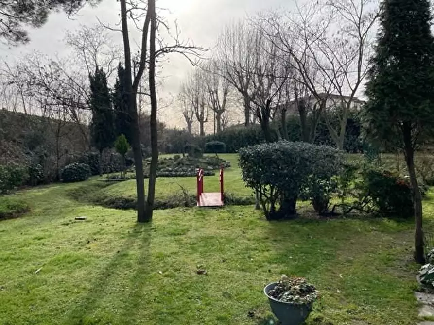 Immagine 36 di Villa in vendita  a Vecchiano