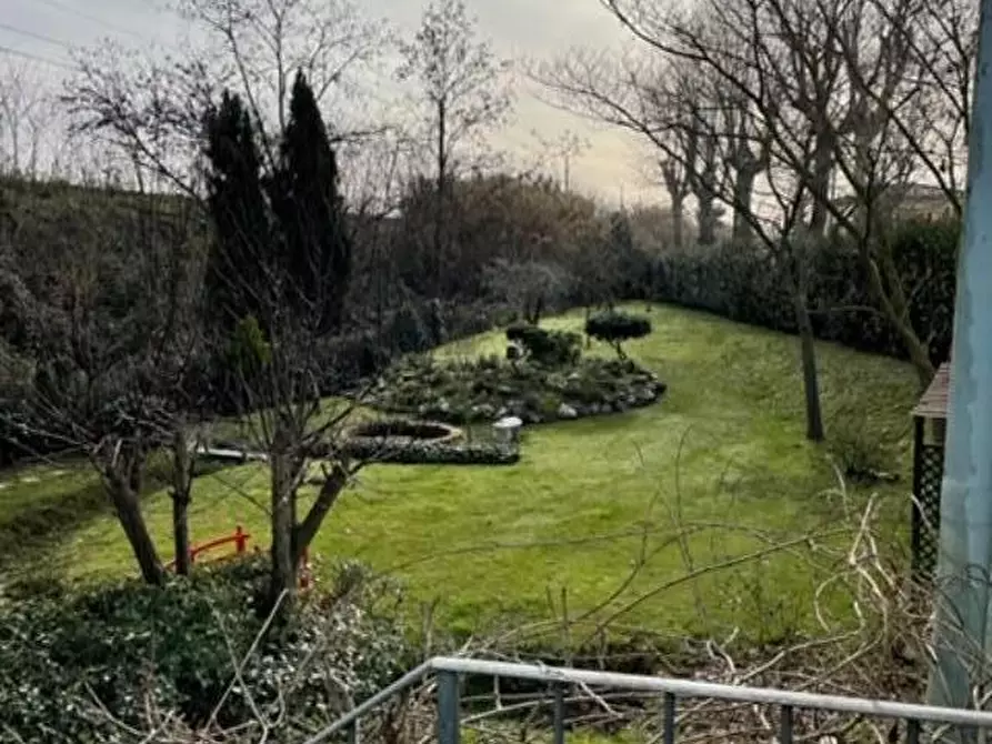 Immagine 18 di Villa in vendita  a Vecchiano