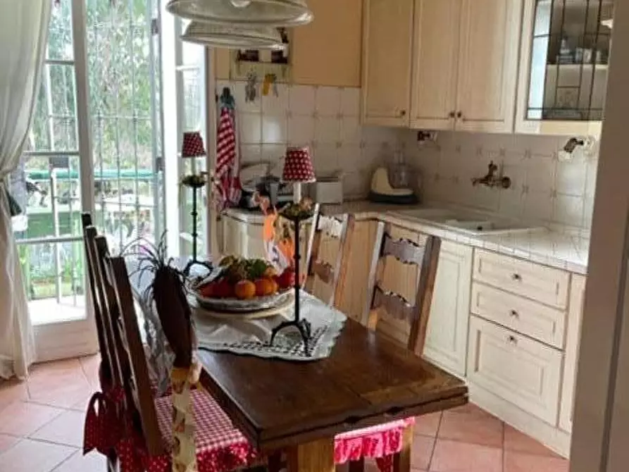 Immagine 41 di Villa in vendita  a Vecchiano