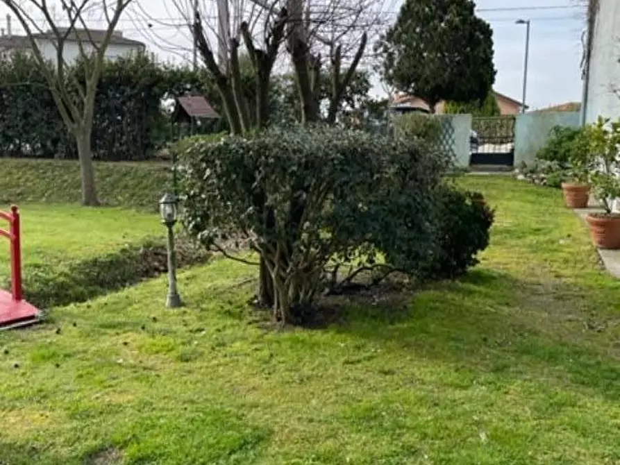 Immagine 38 di Villa in vendita  a Vecchiano