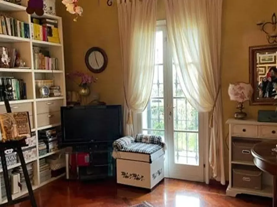 Immagine 34 di Villa in vendita  a Vecchiano