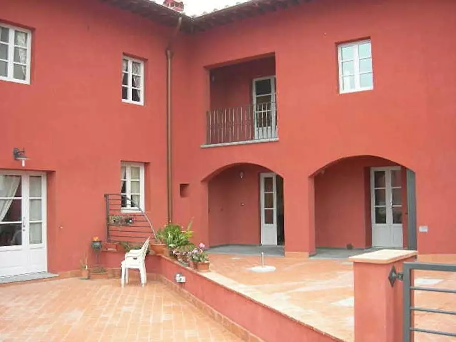 Immagine 21 di Casa colonica in vendita  a Lamporecchio