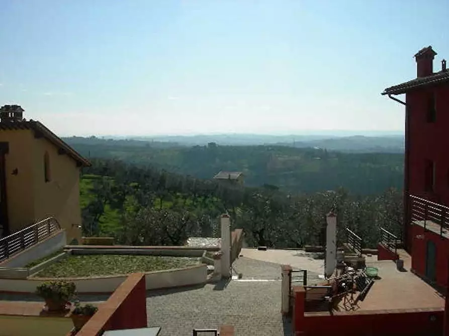 Immagine 22 di Casa colonica in vendita  a Lamporecchio