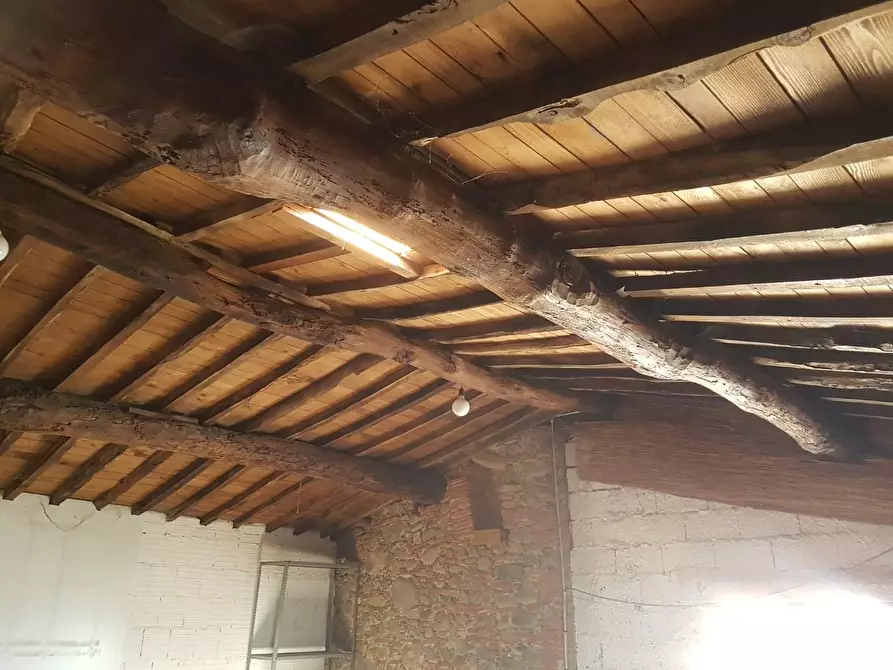 Immagine 21 di Porzione di casa in vendita  a Capannori