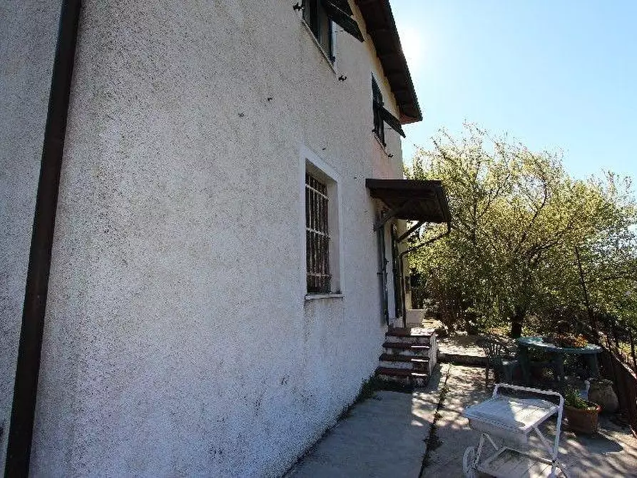 Immagine 10 di Casa indipendente in vendita  a La Spezia