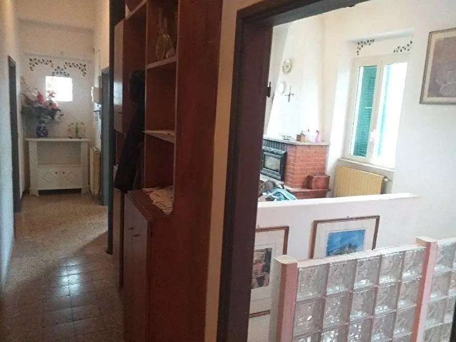 Immagine 33 di Casa indipendente in vendita  a La Spezia