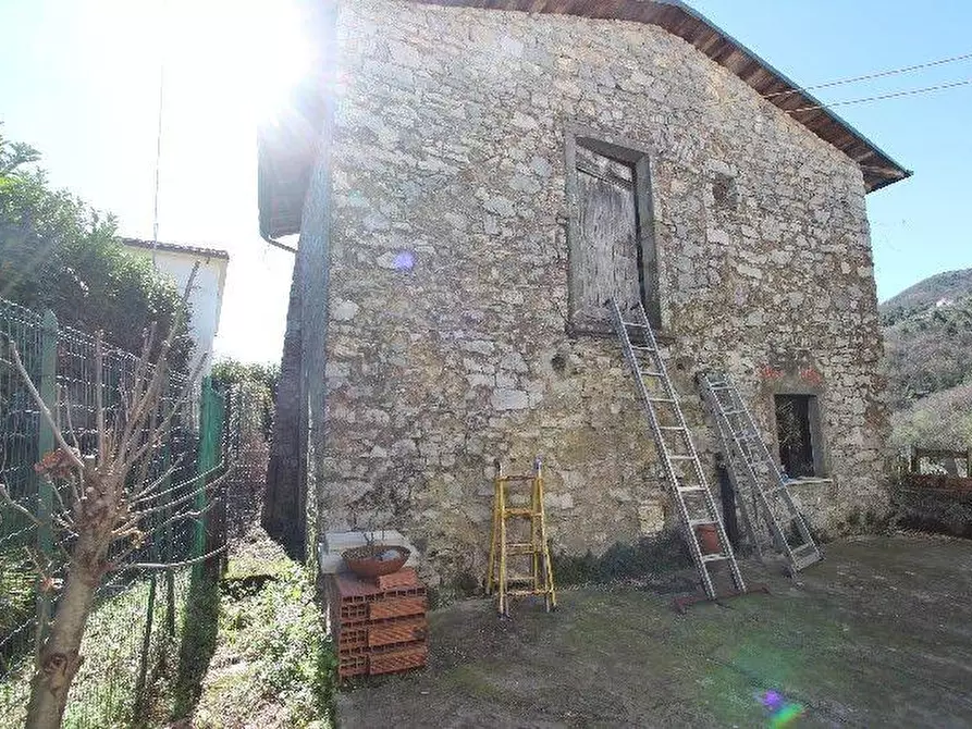 Immagine 8 di Casa indipendente in vendita  a La Spezia