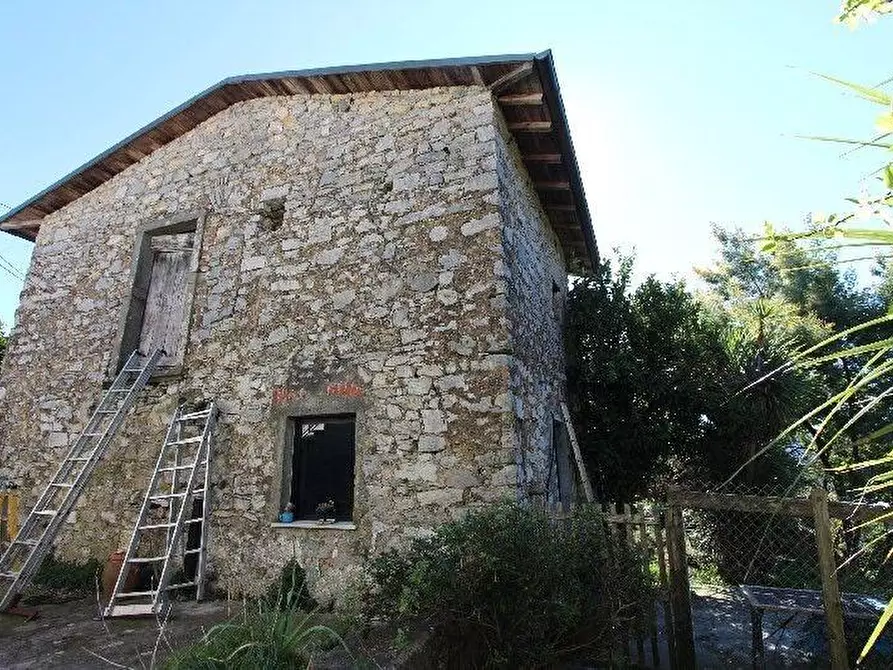 Immagine 6 di Casa indipendente in vendita  a La Spezia