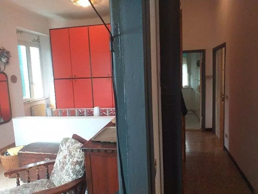 Immagine 36 di Casa indipendente in vendita  a La Spezia
