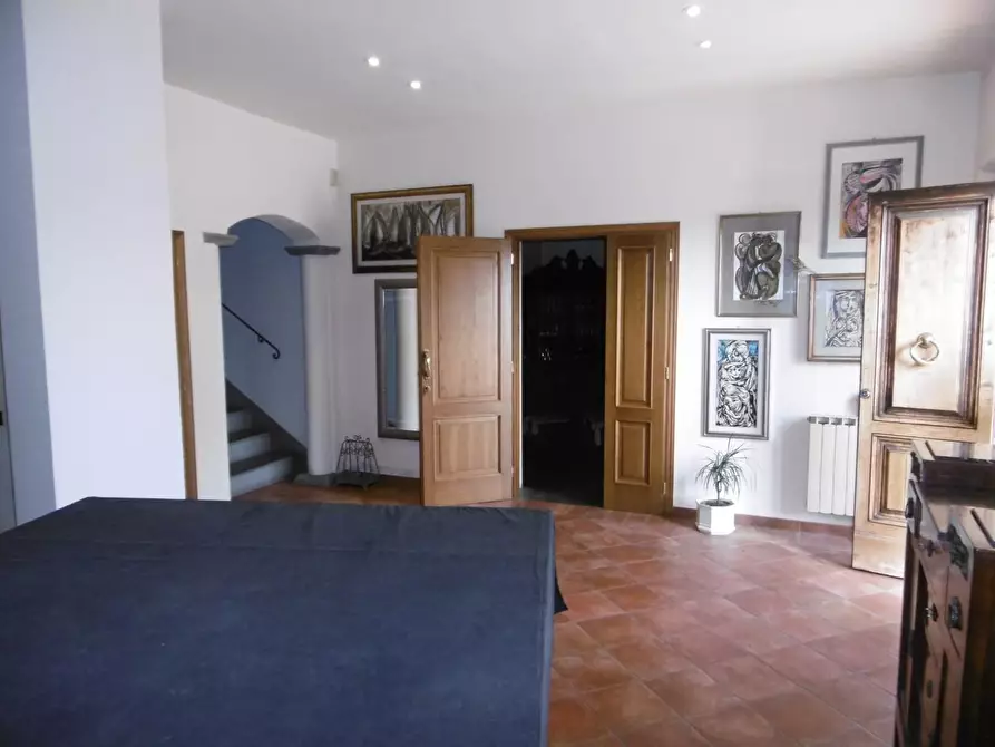 Immagine 2 di Villa in vendita  a Empoli