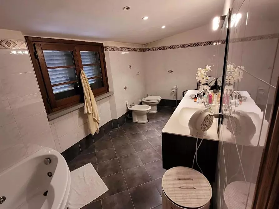 Immagine 12 di Villa in vendita  a Empoli