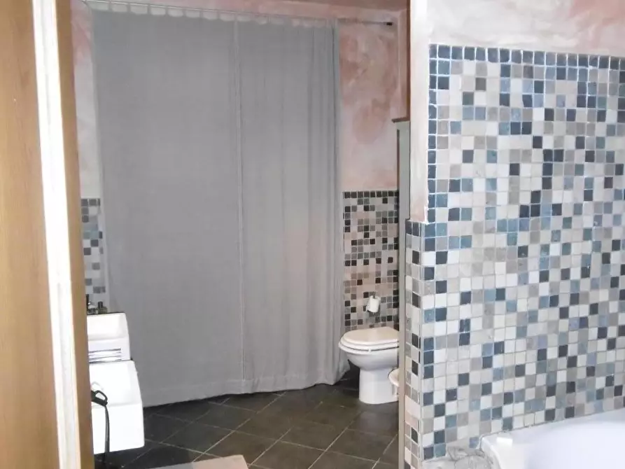 Immagine 11 di Villa in vendita  a Empoli