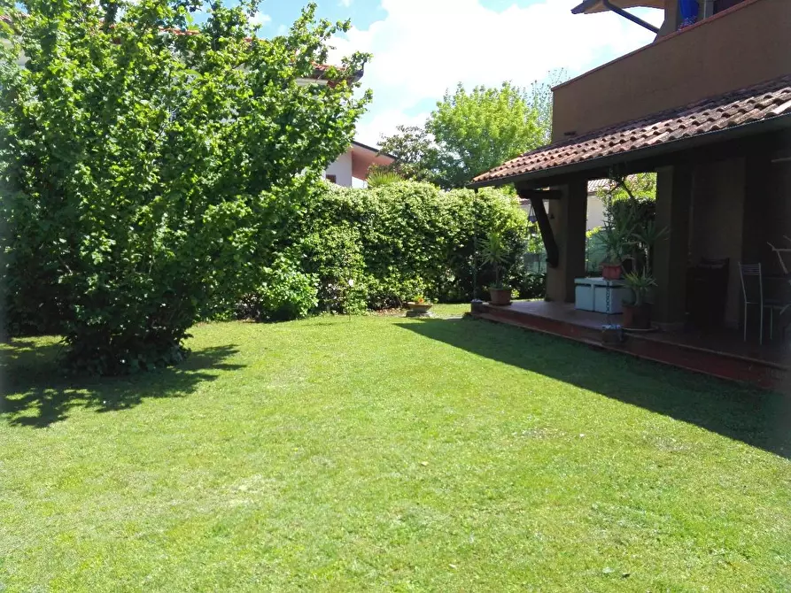 Immagine 27 di Villa in vendita  a Forte Dei Marmi