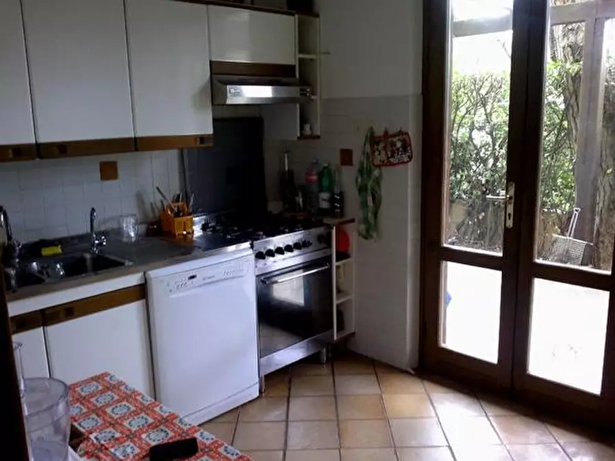 Immagine 14 di Appartamento in affitto  a Forte Dei Marmi