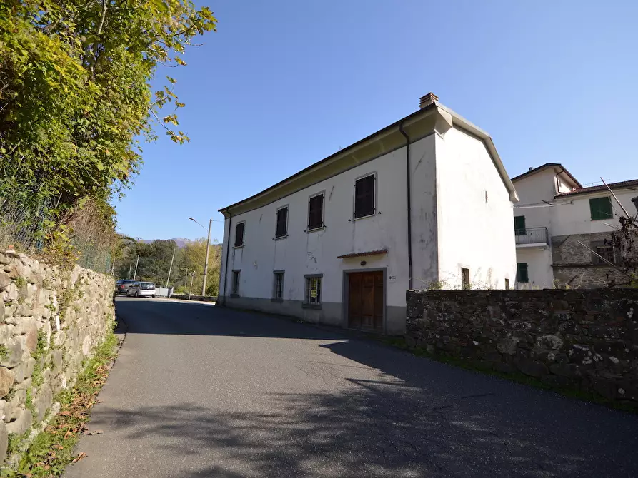 Immagine 1 di Casa indipendente in vendita  a Fivizzano