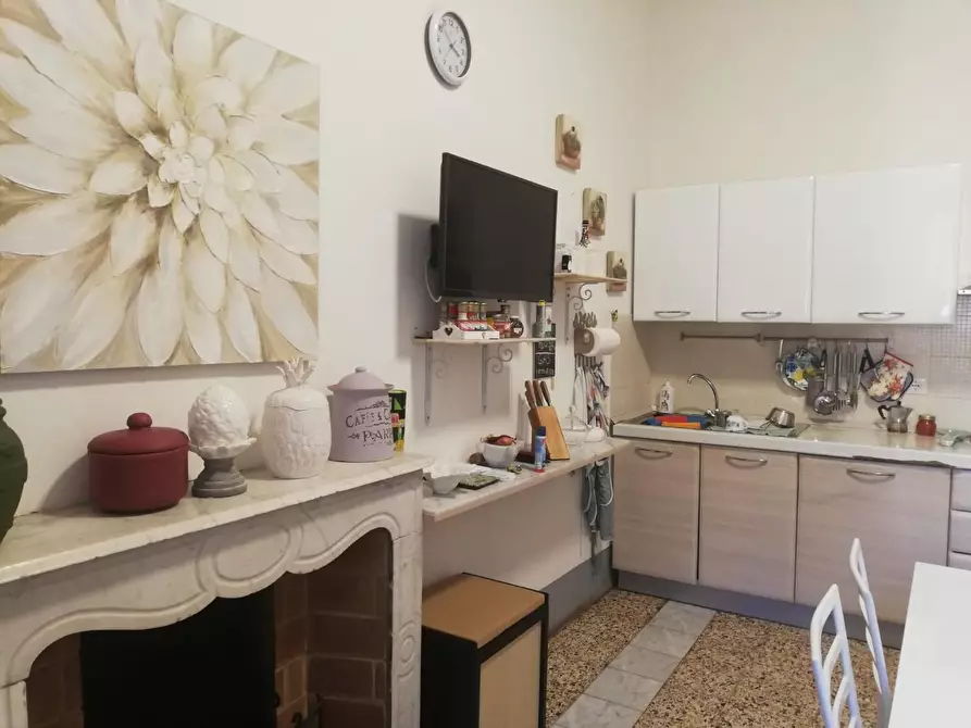 Immagine 4 di Appartamento in vendita  a Carrara