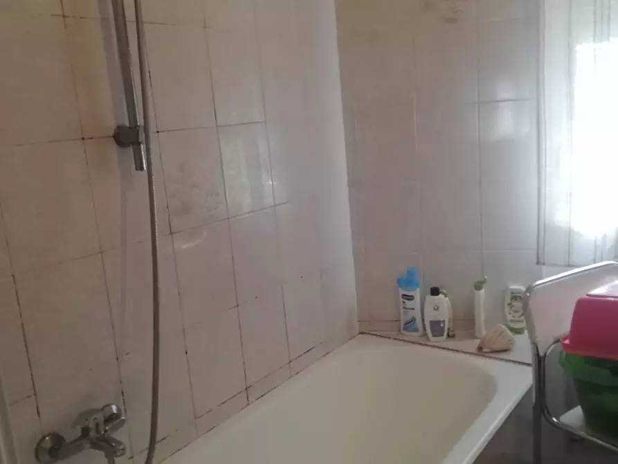 Immagine 9 di Appartamento in vendita  a Carrara