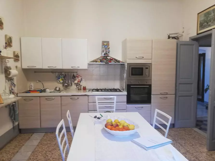 Immagine 3 di Appartamento in vendita  a Carrara