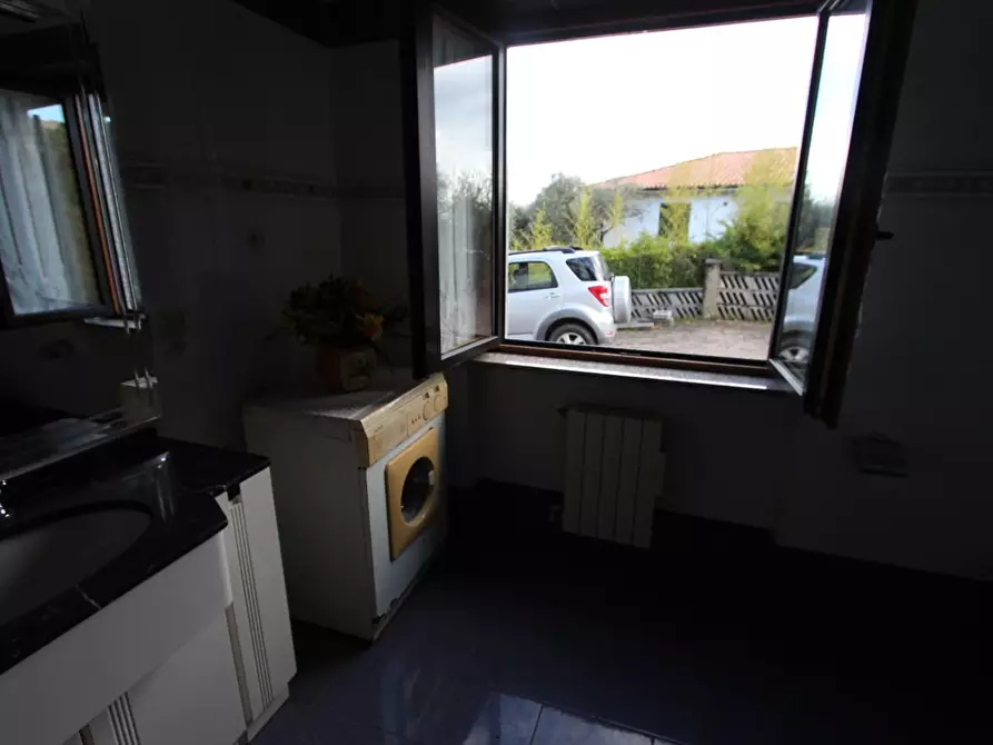 Immagine 38 di Villa in vendita  a Podenzana