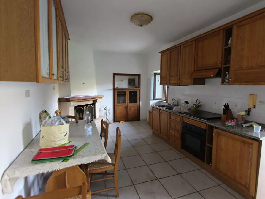 Immagine 41 di Villa in vendita  a Podenzana