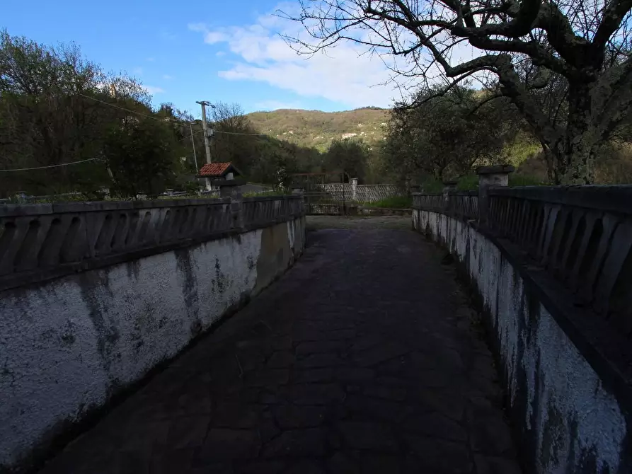 Immagine 47 di Villa in vendita  a Podenzana