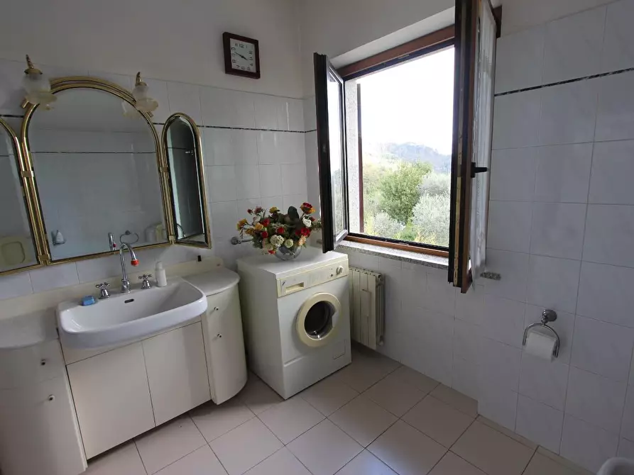 Immagine 32 di Villa in vendita  a Podenzana