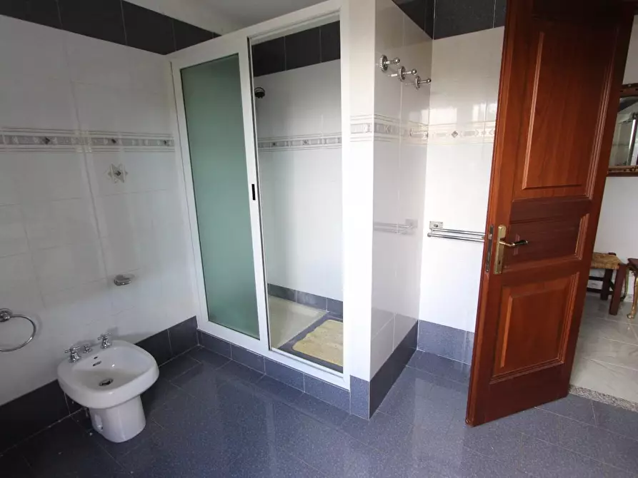 Immagine 36 di Villa in vendita  a Podenzana