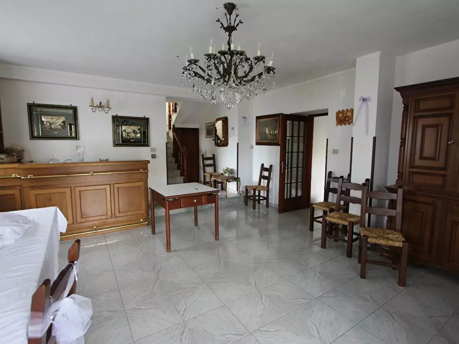 Immagine 39 di Villa in vendita  a Podenzana