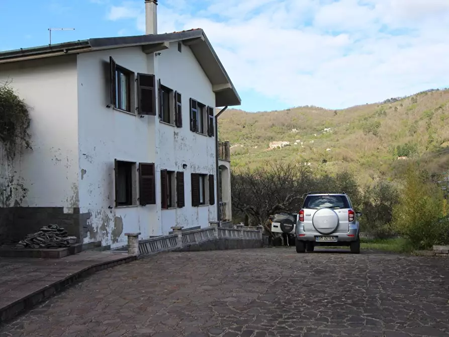 Immagine 48 di Villa in vendita  a Podenzana