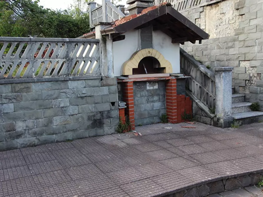 Immagine 49 di Villa in vendita  a Podenzana