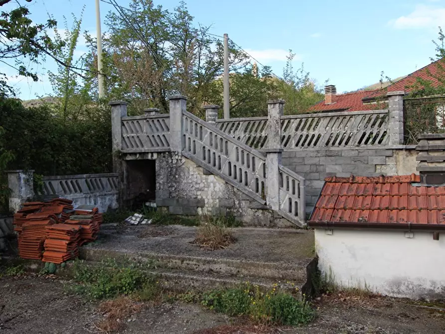 Immagine 52 di Villa in vendita  a Podenzana