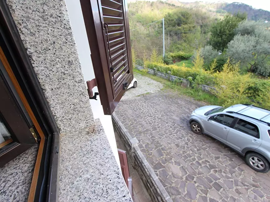 Immagine 34 di Villa in vendita  a Podenzana