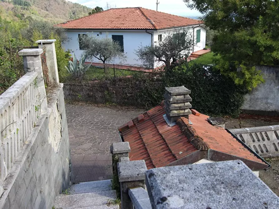 Immagine 55 di Villa in vendita  a Podenzana