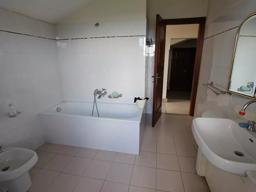 Immagine 31 di Villa in vendita  a Podenzana