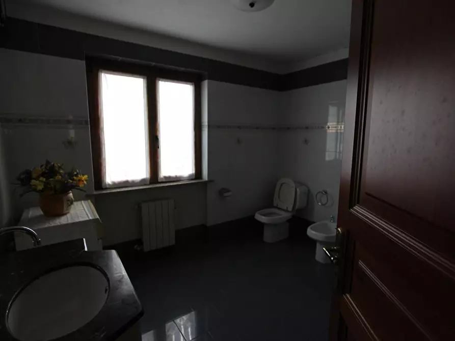 Immagine 35 di Villa in vendita  a Podenzana