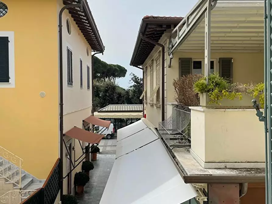 Immagine 22 di Appartamento in affitto  a Forte Dei Marmi