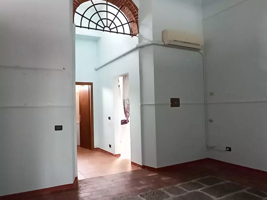 Immagine 8 di Laboratorio in vendita  a Lucca