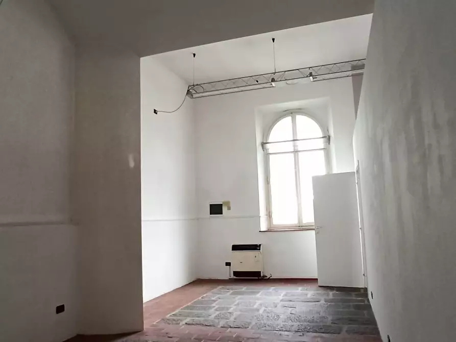 Immagine 17 di Laboratorio in vendita  a Lucca