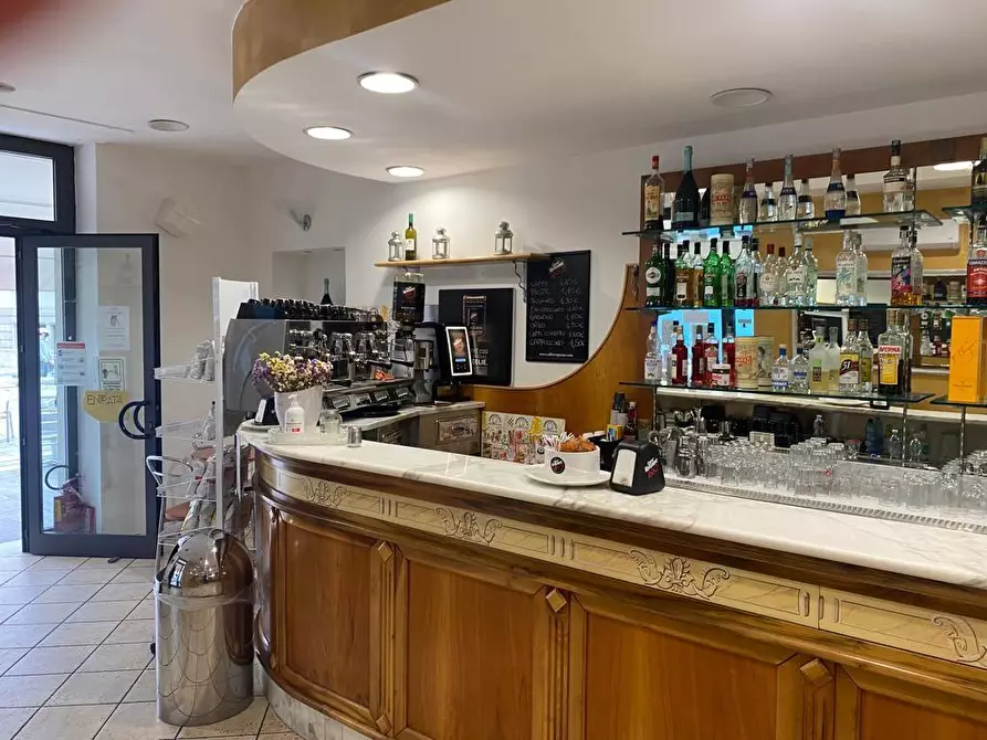 Immagine 2 di Bar / Ristorante in vendita  a Massa