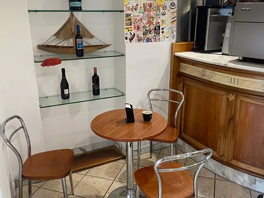 Immagine 6 di Bar / Ristorante in vendita  a Massa