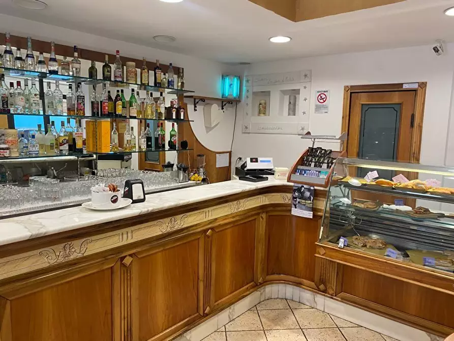 Immagine 5 di Bar / Ristorante in vendita  a Massa